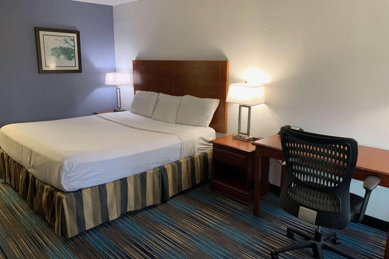 Travelodge By Wyndham Al Hotel Mobile