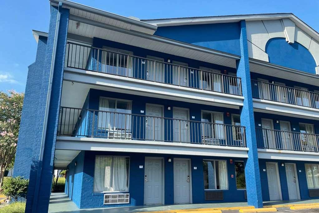 Travelodge By Wyndham Al 2*